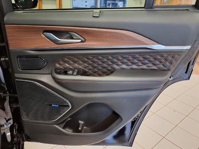 2023 Jeep Grand Cherokee Summit