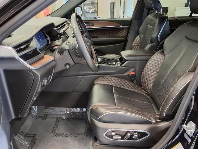 2023 Jeep Grand Cherokee Summit