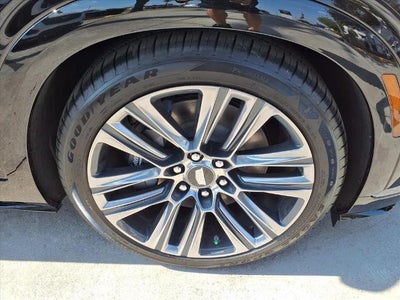 2026 Cadillac VISTIQ Platinum