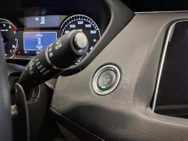 2021 Cadillac XT4 Premium Luxury