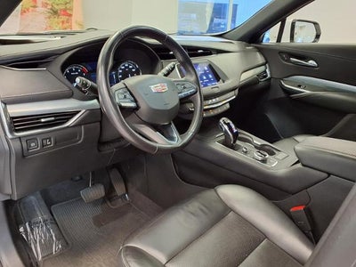 2023 Cadillac XT4 Premium Luxury