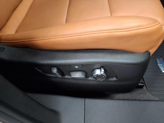 2023 Cadillac XT4 FWD Premium Luxury