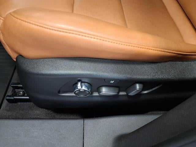 2023 Cadillac XT4 FWD Premium Luxury