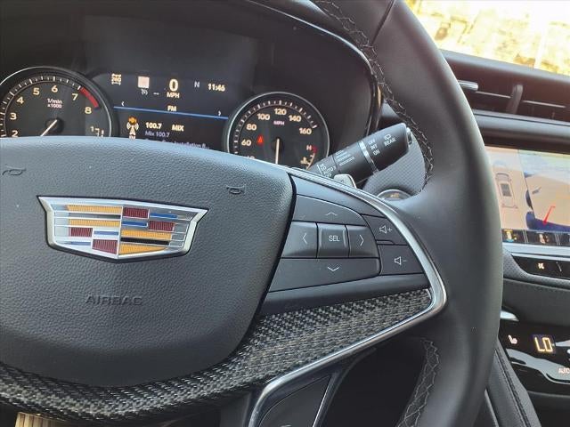 2025 Cadillac XT5 Sport