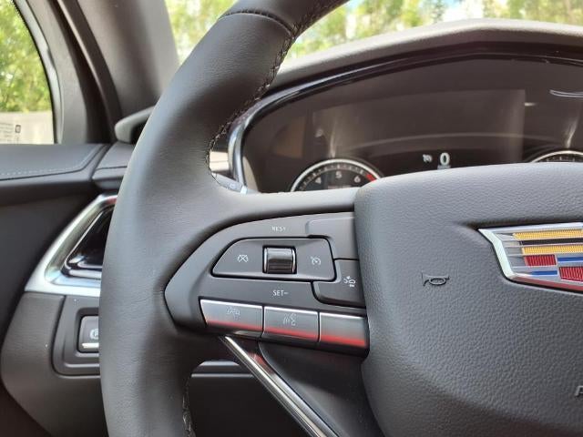 2025 Cadillac XT6 Luxury