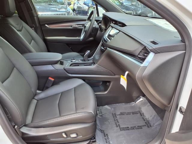 2025 Cadillac XT6 Luxury