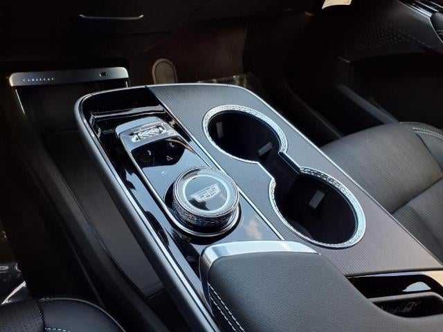 2025 Cadillac LYRIQ Luxury 1