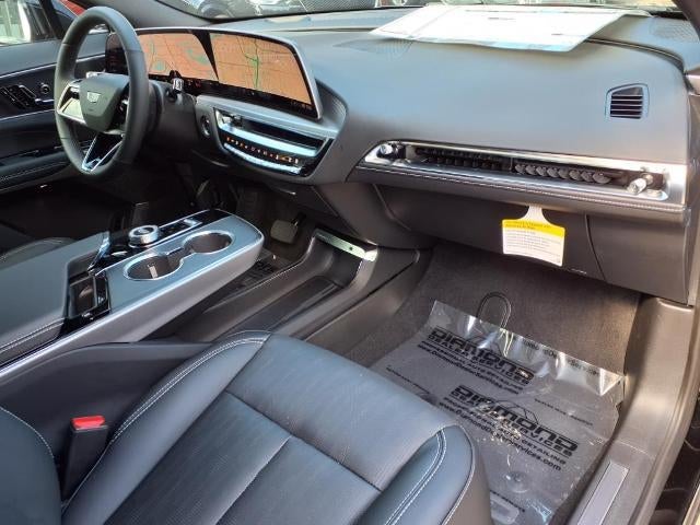 2025 Cadillac LYRIQ Luxury 1