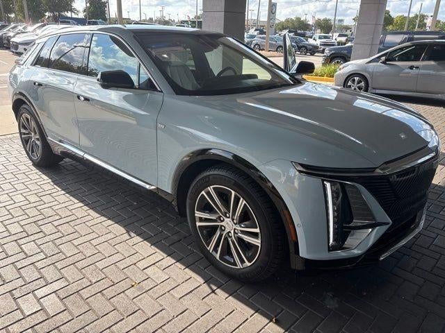 2024 Cadillac LYRIQ Luxury 1