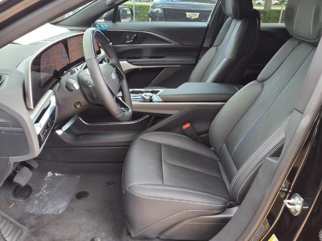 2025 Cadillac LYRIQ Luxury 2