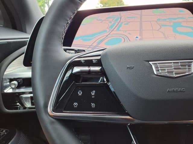 2025 Cadillac LYRIQ Luxury 2