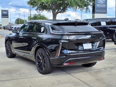 2025 Cadillac LYRIQ Luxury 2