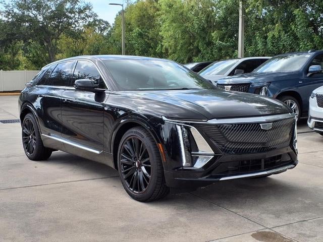 2025 Cadillac LYRIQ Luxury 2
