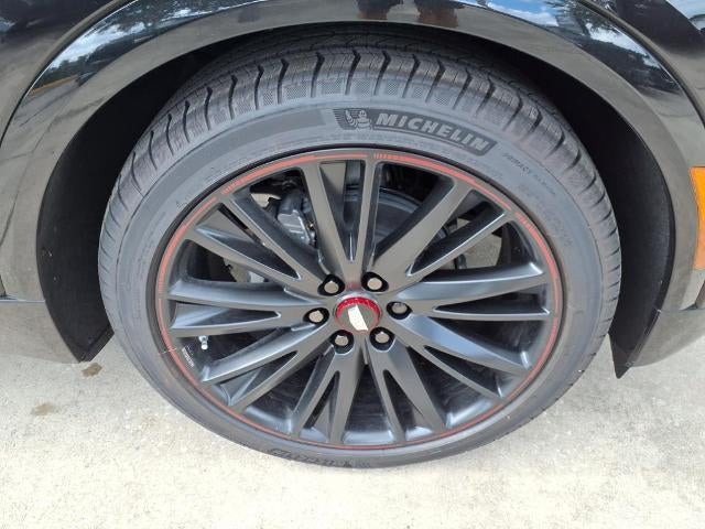 2025 Cadillac LYRIQ Luxury 2