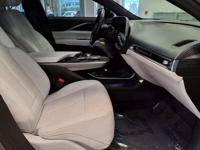 2024 Cadillac LYRIQ Sport 2