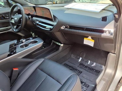 2025 Cadillac LYRIQ Sport 2