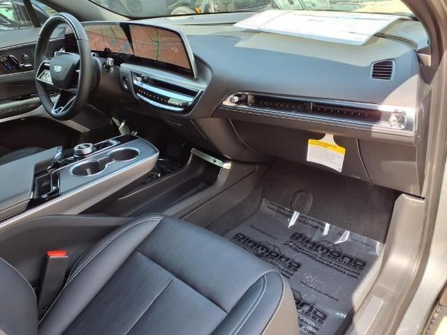 2025 Cadillac LYRIQ Sport 2