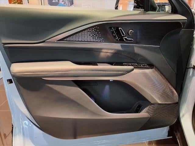 2025 Cadillac LYRIQ Sport 3