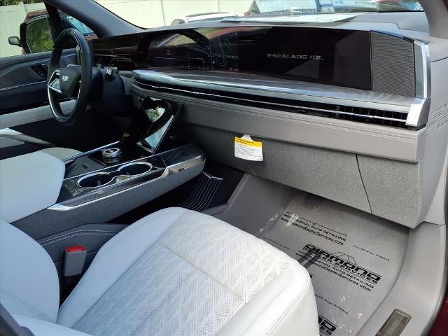 2026 Cadillac ESCALADE IQL Sport