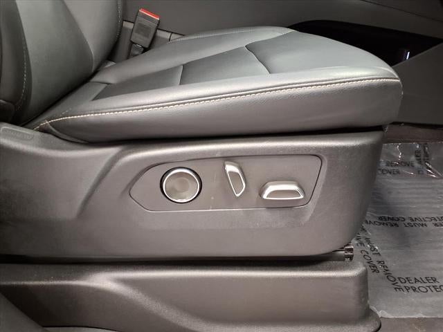 2024 Cadillac Escalade ESV Luxury