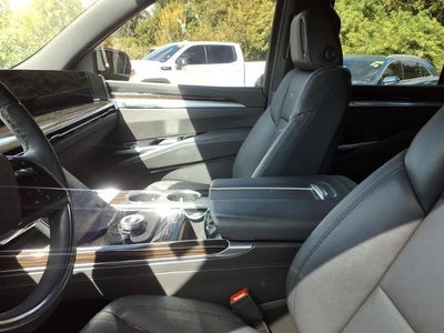 2025 Cadillac Escalade Luxury