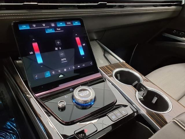 2025 Cadillac Escalade ESV Premium Luxury