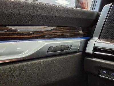 2025 Cadillac Escalade ESV Premium Luxury