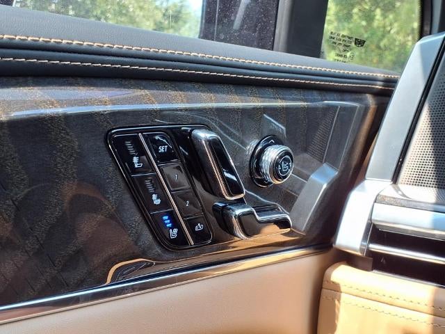 2025 Cadillac ESCALADE IQ Luxury 2