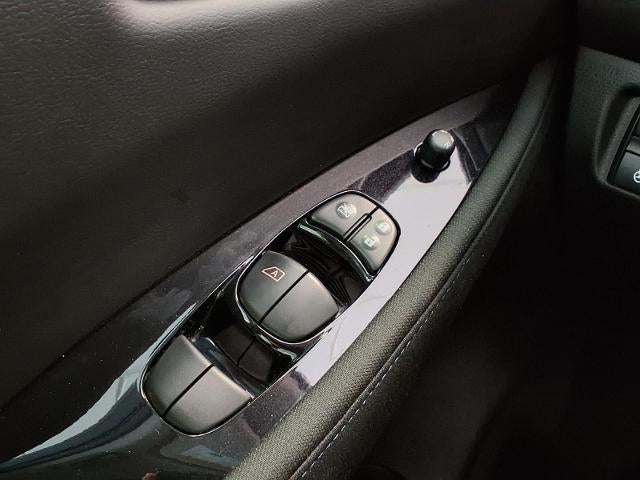 2022 Nissan LEAF SV