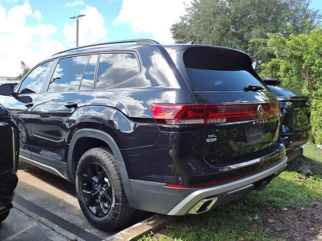 2024 Volkswagen Atlas 2.0T Peak Edition SEL