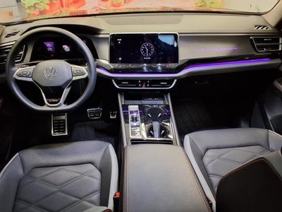2024 Volkswagen Atlas 2.0T Peak Edition SEL