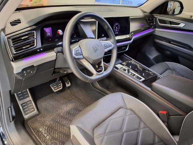 2024 Volkswagen Atlas 2.0T Peak Edition SEL