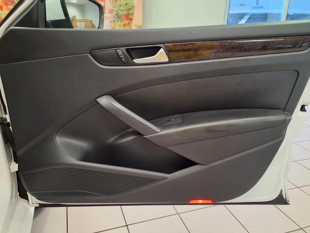 2015 Volkswagen Passat 1.8T SEL Premium