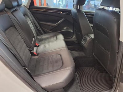 2015 Volkswagen Passat 1.8T SEL Premium