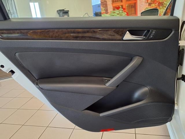 2015 Volkswagen Passat 1.8T SEL Premium