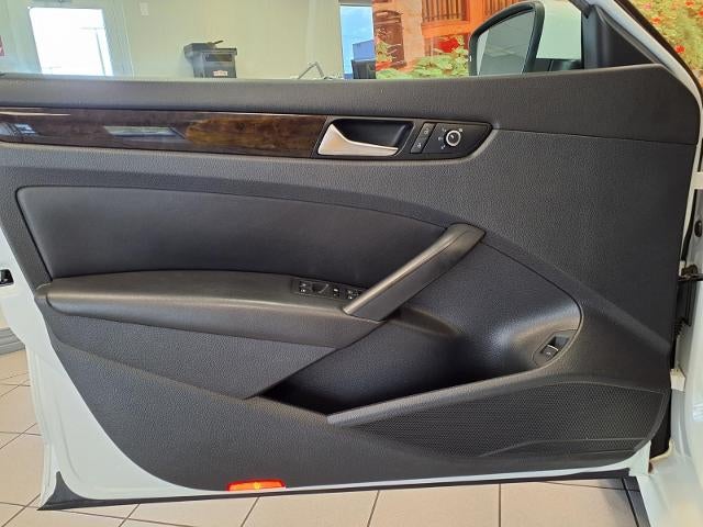 2015 Volkswagen Passat 1.8T SEL Premium