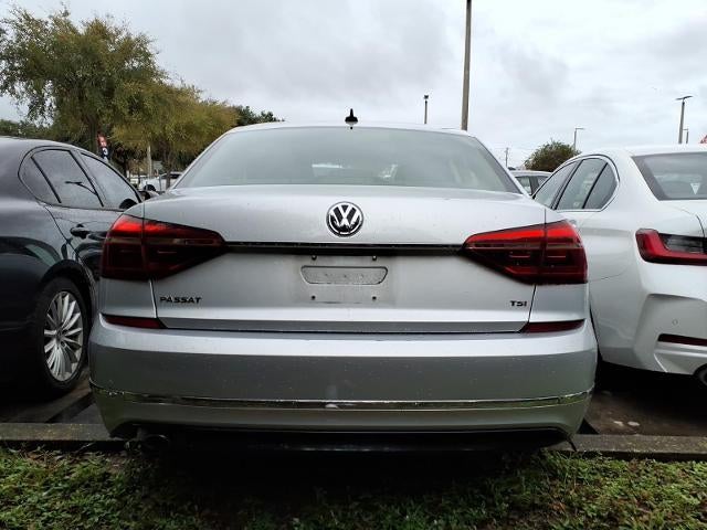 2017 Volkswagen Passat R-Line w/Comfort Pkg