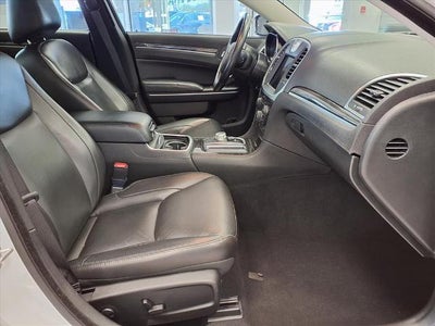 2022 Chrysler 300 Touring L