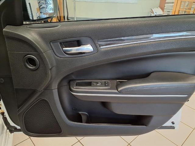 2022 Chrysler 300 Touring L