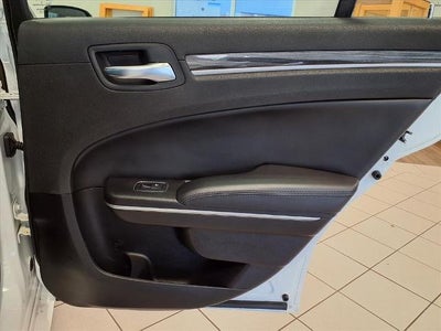 2022 Chrysler 300 Touring L