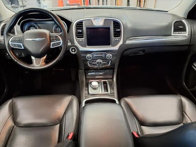 2022 Chrysler 300 Touring L