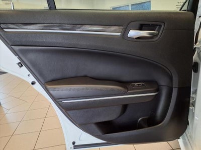 2022 Chrysler 300 Touring L