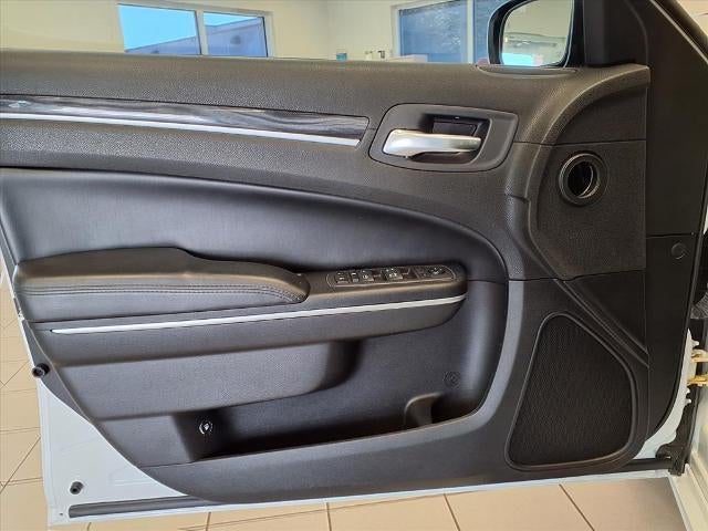 2022 Chrysler 300 Touring L