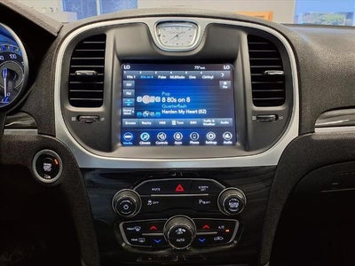 2022 Chrysler 300 Touring L