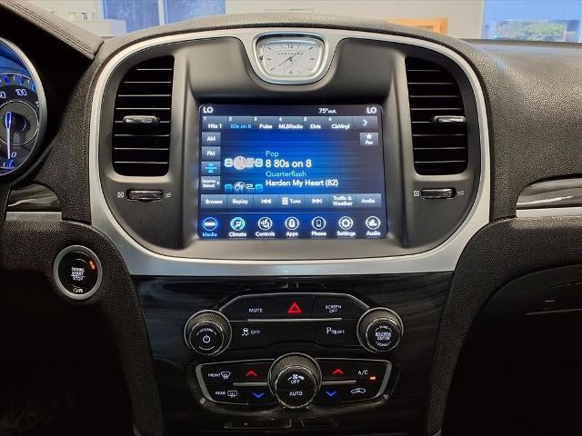 2022 Chrysler 300 Touring L