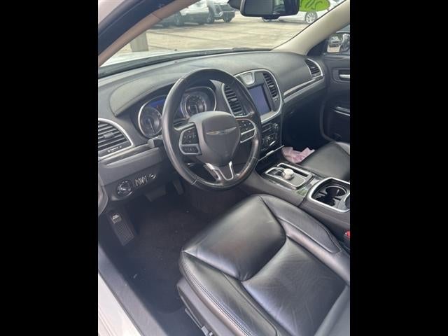 2022 Chrysler 300 Touring L