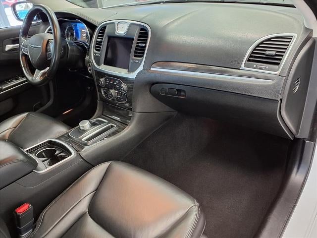 2022 Chrysler 300 Touring L