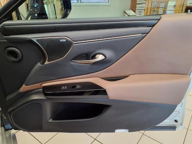 2024 Lexus ES ES 300h Ultra Luxury