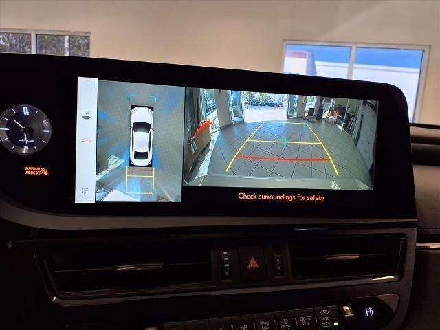 2024 Lexus ES ES 300h Ultra Luxury