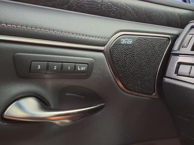 2024 Lexus ES ES 300h Ultra Luxury